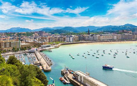 san sebastian malaga vuelos|Vuelos baratos desde San Sebastián a Málaga 